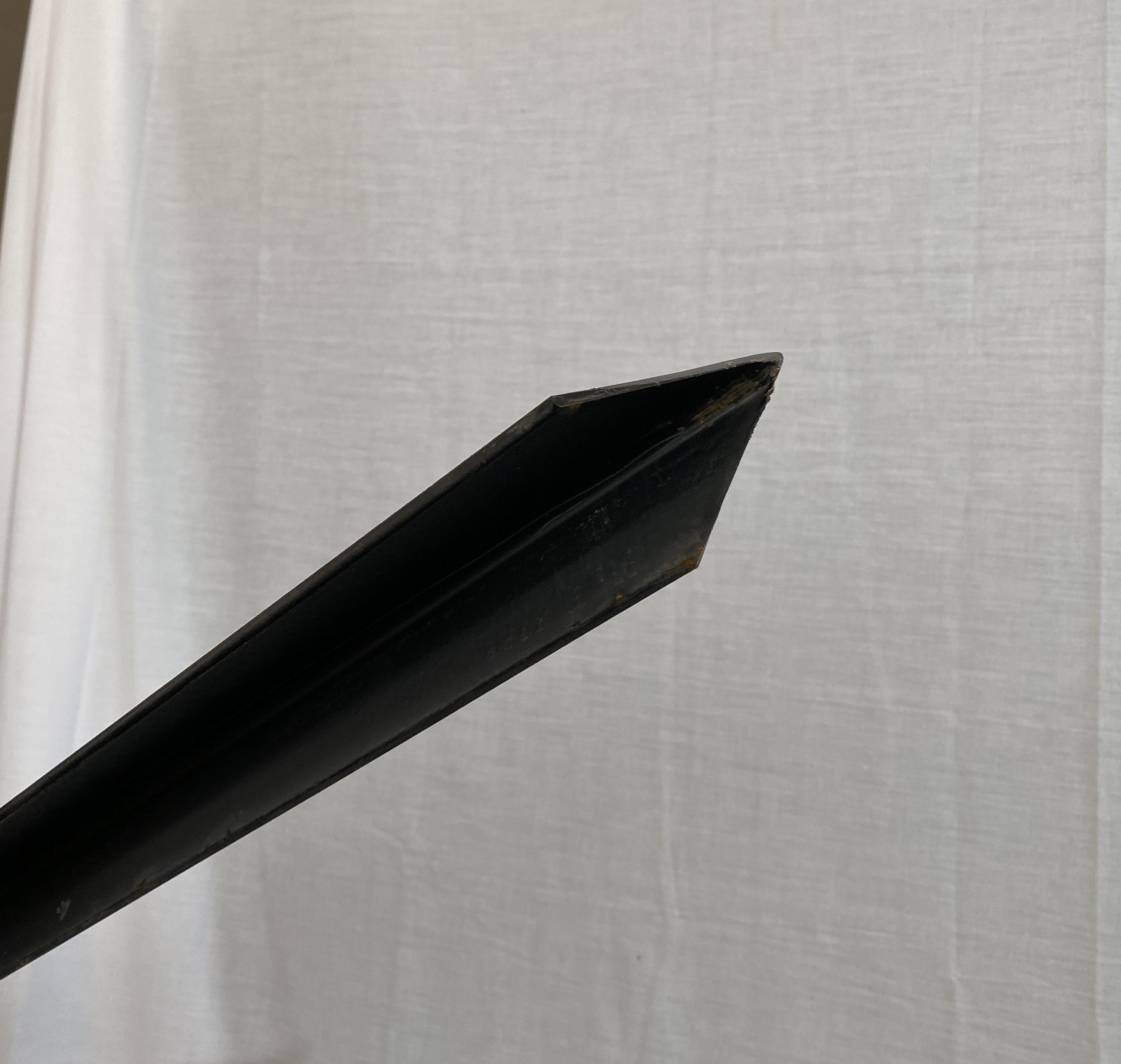 Angle Irons & Barbed Wire 1.80m x 40mm x 40mm x 5mm Angle Iron Black